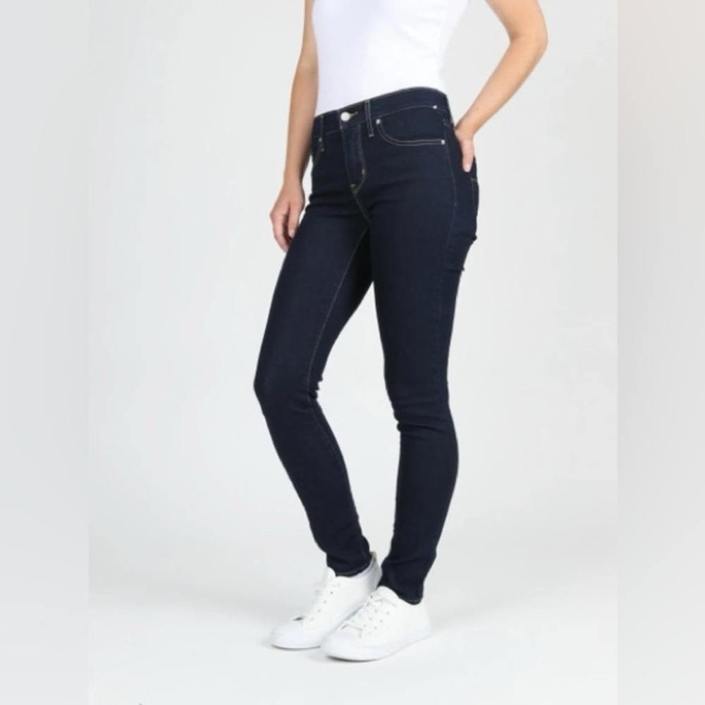 Women’s Levi’s 311 shaping skinny jeans size 30